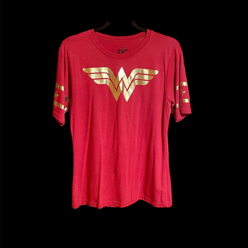 DC Wonder Woman Red & Gold T-Shirt Sz XL - Picture 2 of 2